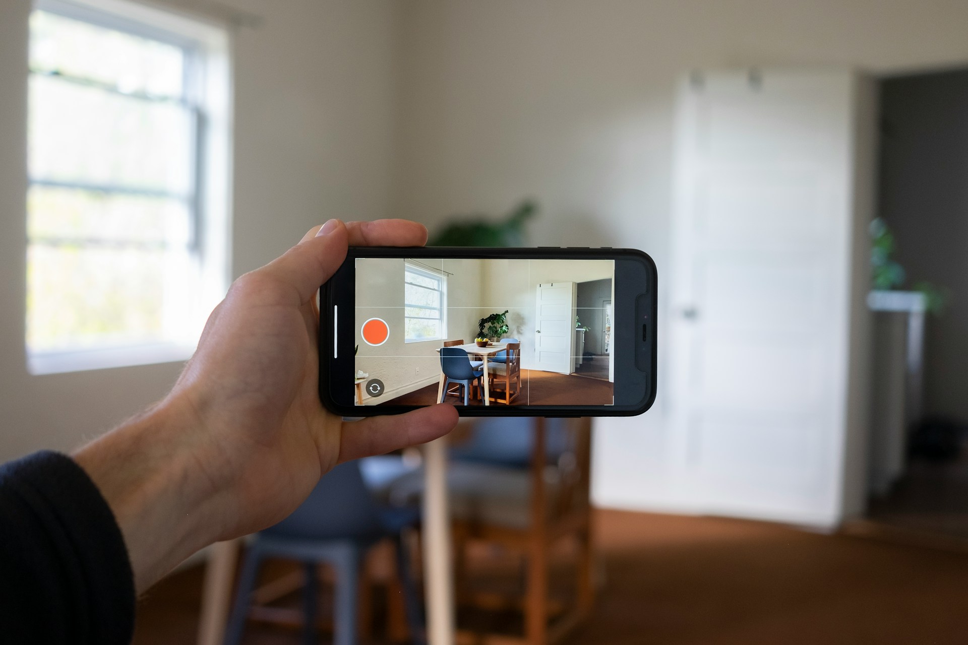 Virtual Tours as a Tool: Enhancing Buyer Engagement for Faster Sales